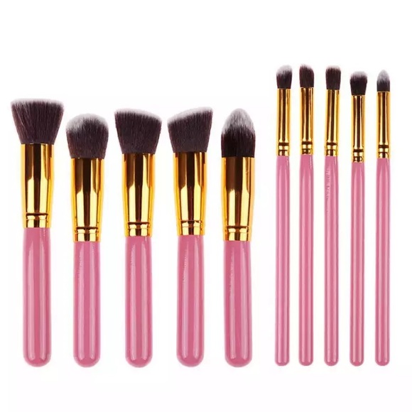 10 High-Quality Makeup Brushes - Picture 6 of 7